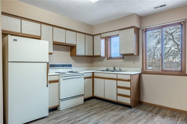 Building Photo - 160 N 4th St