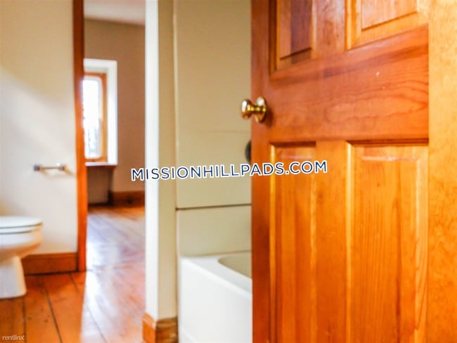 Building Photo - 6 br, 4 bath  - 9 Sewall St