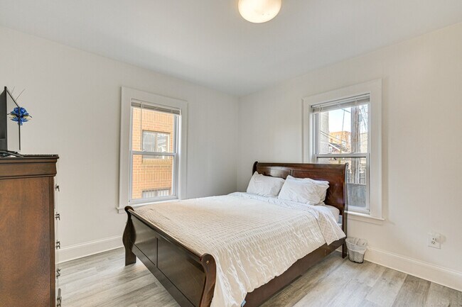 Building Photo - 139-141 Putnam Avenue-SI ID1385916P