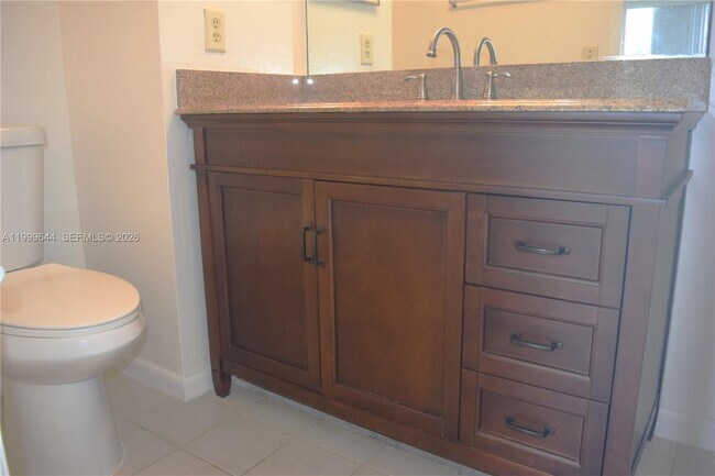 Building Photo - 10013 Winding Lake Rd