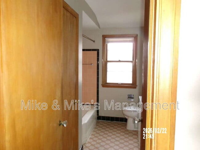 Building Photo - 4479A N 44th St