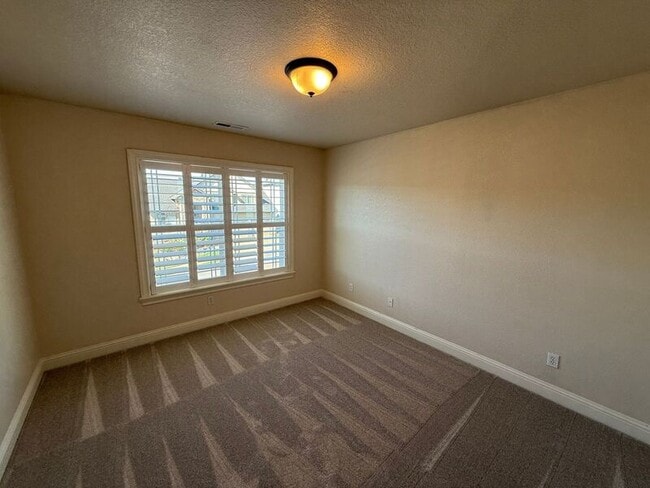 Building Photo - 1690 Titan Dr NW