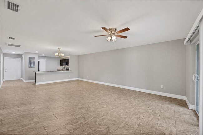 Building Photo - Duplex Unit For Rent In Port Charlotte