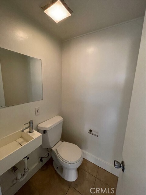Building Photo - 4040 Grand View Blvd