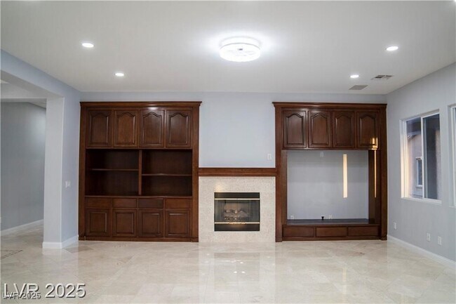 Building Photo - 5527 Breecher Ave