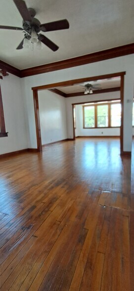 Living room /Dining room - 6100 S Kildare Ave