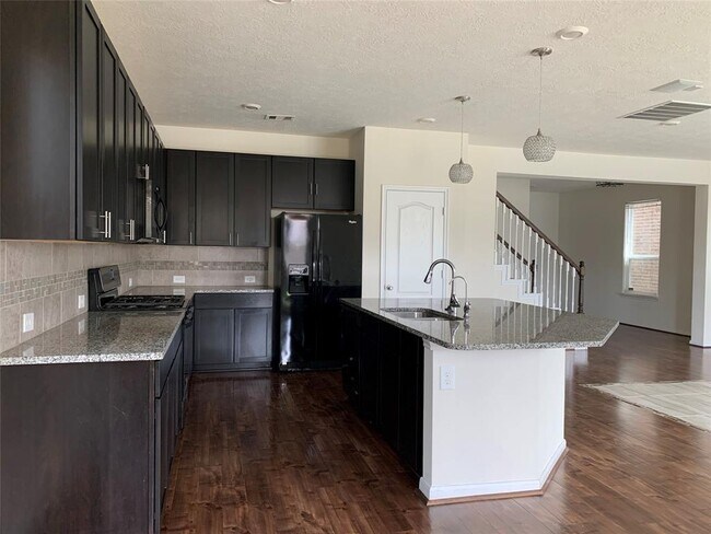 Building Photo - 15815 Copper Oak Ln