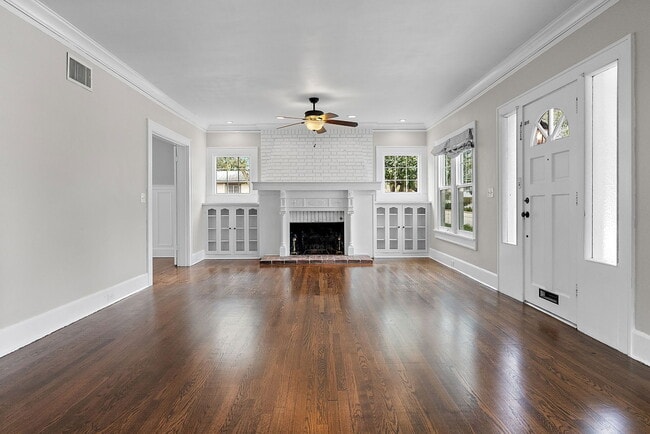 Building Photo - 134 22nd Ave N