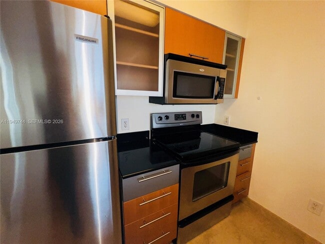 Building Photo - 1750 N Bayshore Dr