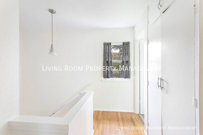 Building Photo - Charming 2 Bedroom Condo in Binford Condom...