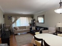 Building Photo - 5806 Royal Ridge Dr