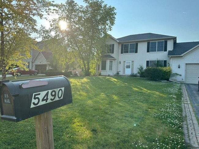 Building Photo - 5490 Fox Path Ln