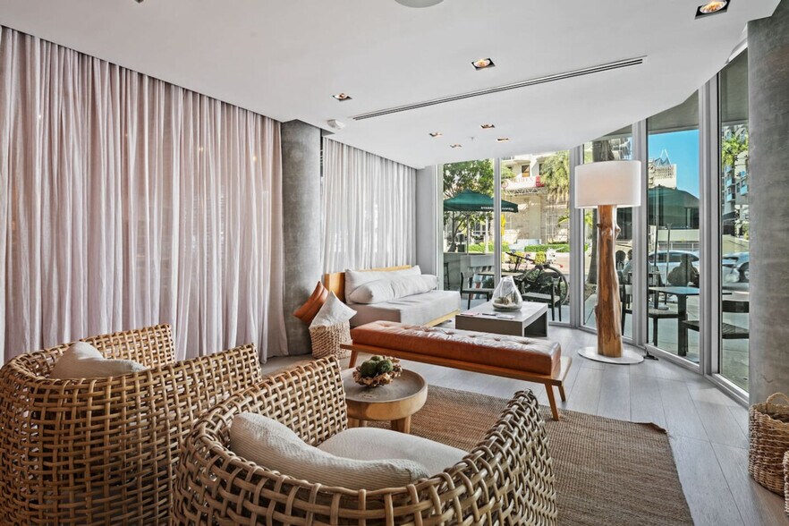 Building Photo - 6080 Collins Ave