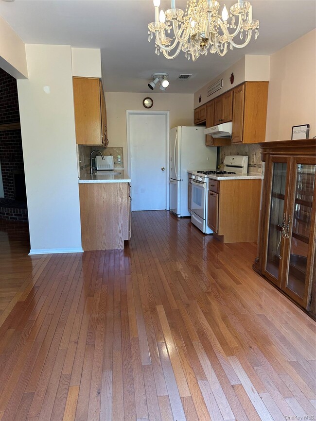 Building Photo - 202 Homestead Village Dr