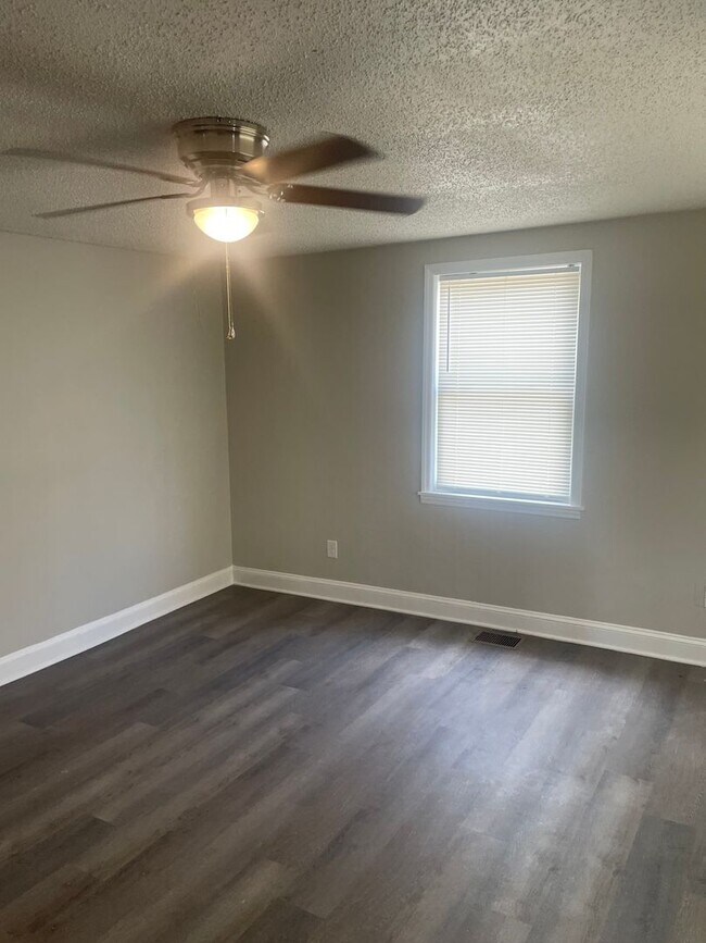Building Photo - 4509 Lansing Dr