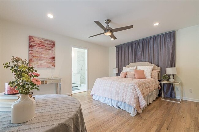 Building Photo - 4523 Runnemede Rd NW