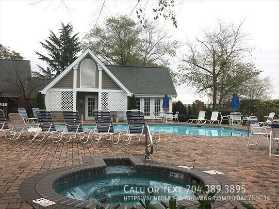 Building Photo - 8216 Legare Ct