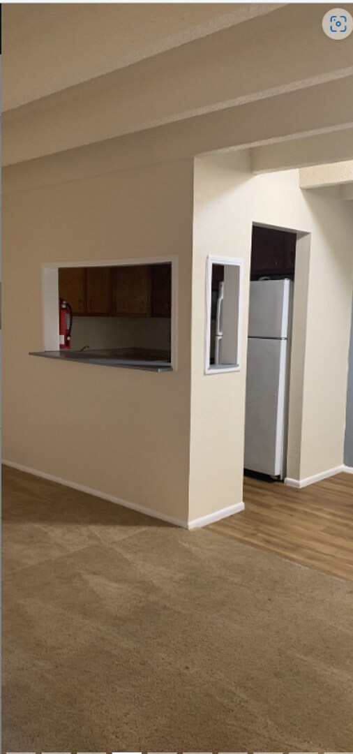 Building Photo - Beautiful 1 Bedroom Condominium!