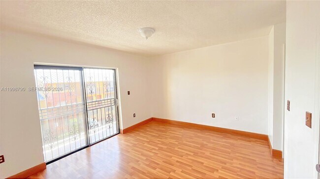 Building Photo - 1283 W 51st Pl