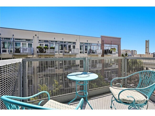 Building Photo - 720 N 4th St