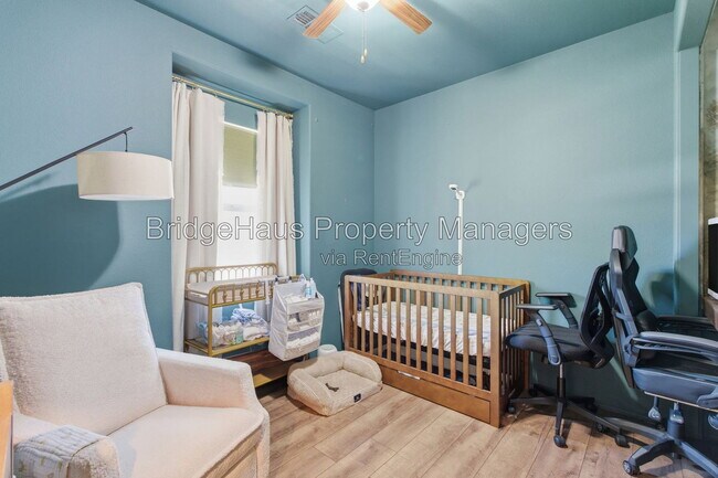 Building Photo - 425 S Meadowbrook Dr