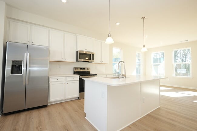 Building Photo - Impeccably Maintained 4BR Home in Arbor St...