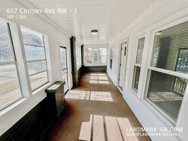 Building Photo - 657 Crosby St NW