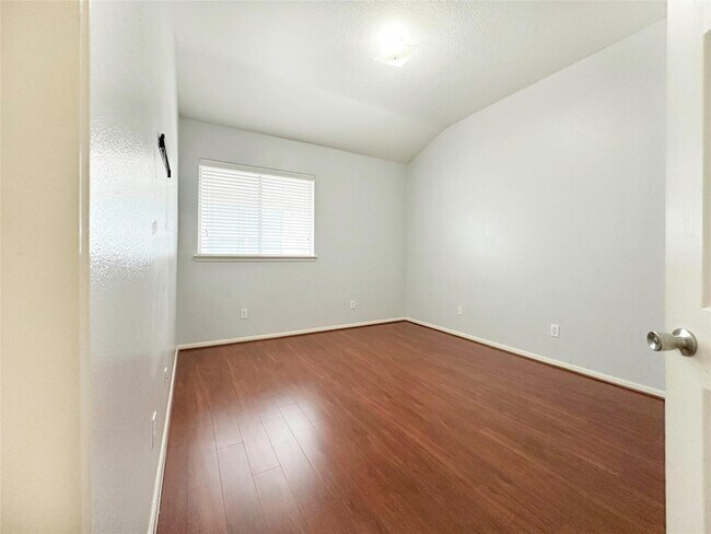 Building Photo - 2910 Lemmingham Dr