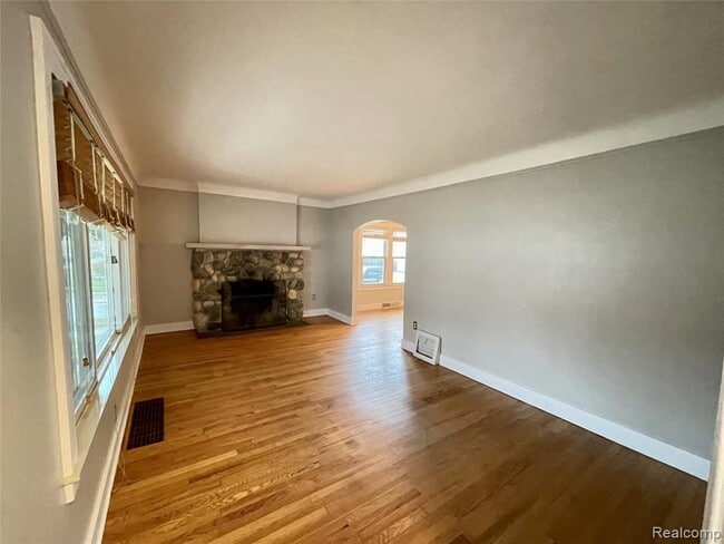 Building Photo - 1103 Mclean Ave