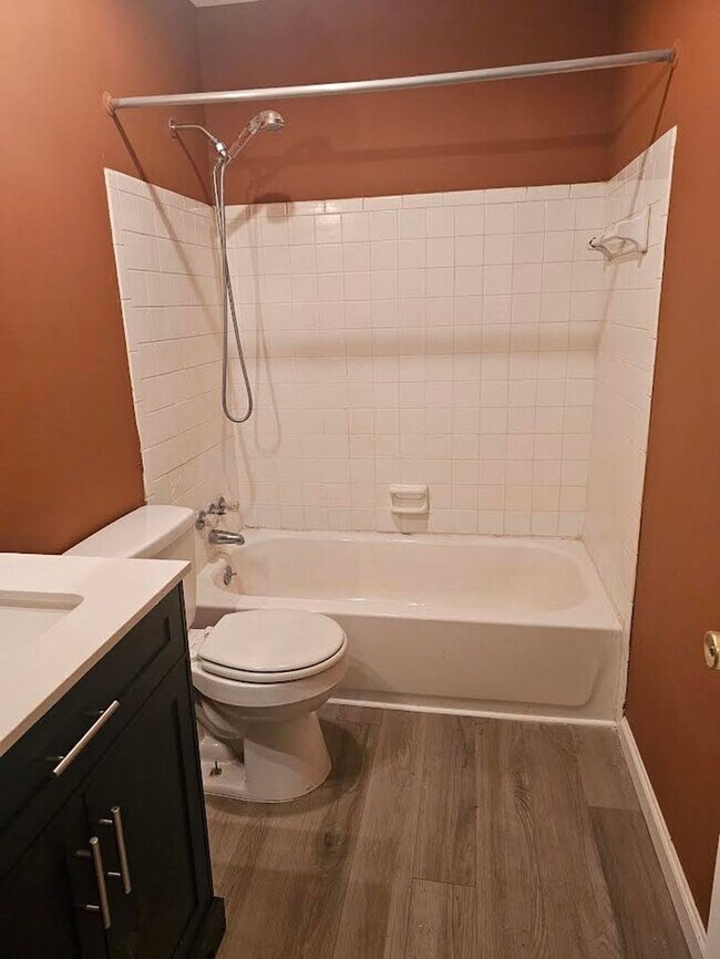 Building Photo - MOVE-IN SPECIAL 1/2 OFF 1ST MONTH'S RENT!!