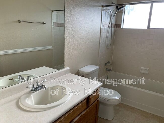 Building Photo - 4556 Platinum Dr NE