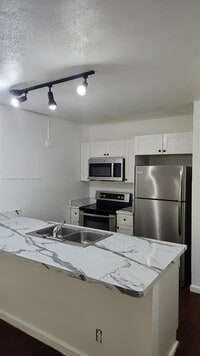 Building Photo - 2401 Riverside Dr