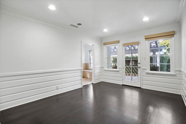 Building Photo - Beverly Grove 3bed 4bath Stunning home!