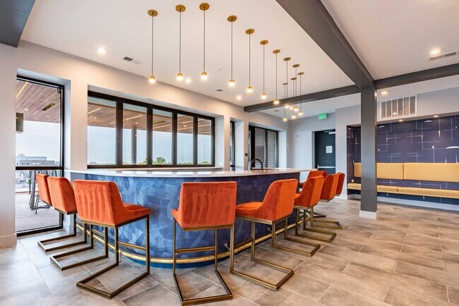 Building Photo - 1454 N High St