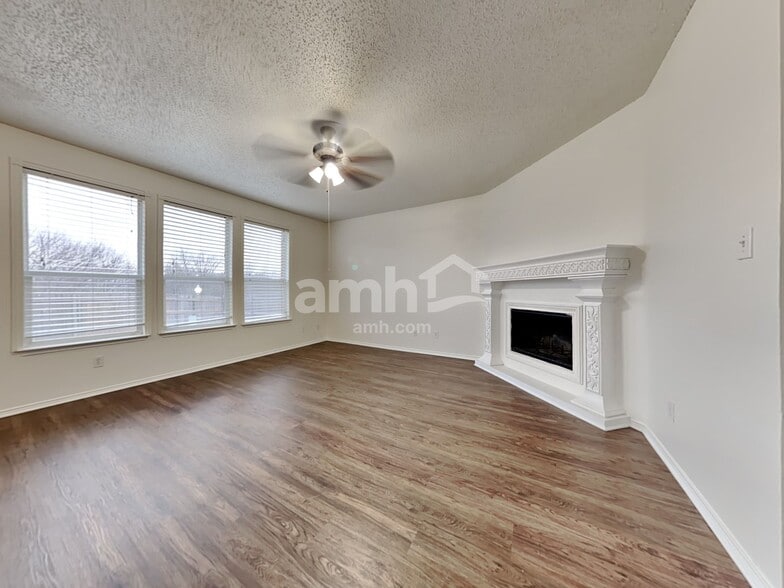 Building Photo - 5312 Bison Ct