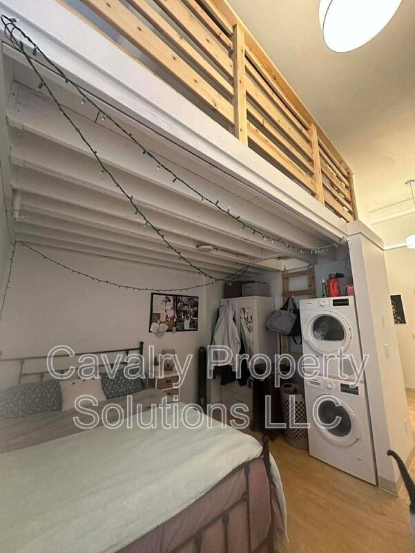 Building Photo - 1831 W Michigan St