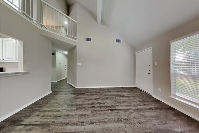 Building Photo - 2415 Pebbledowne Cir