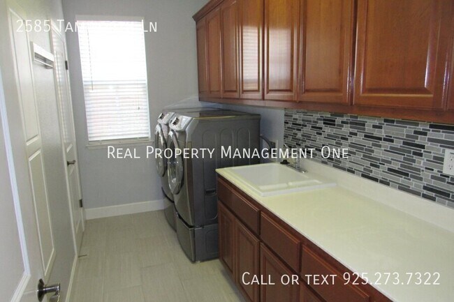 Building Photo - 2585 Tamworth Ln