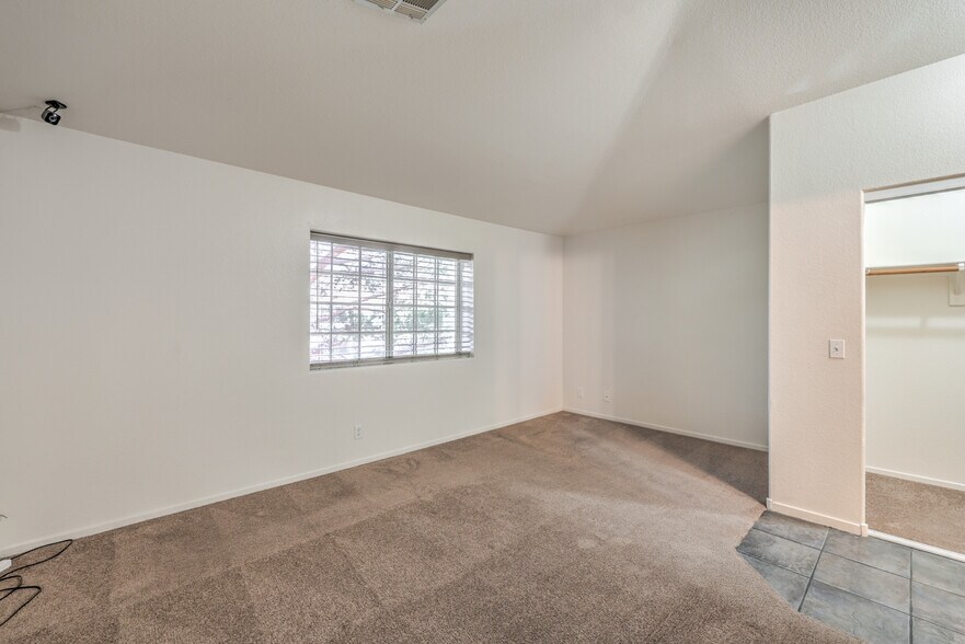 Building Photo - 3660 Renovah St