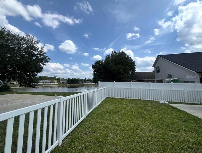 Building Photo - 15245 Stonebriar Way
