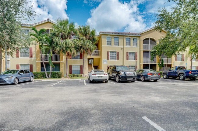 Building Photo - Residence Dr