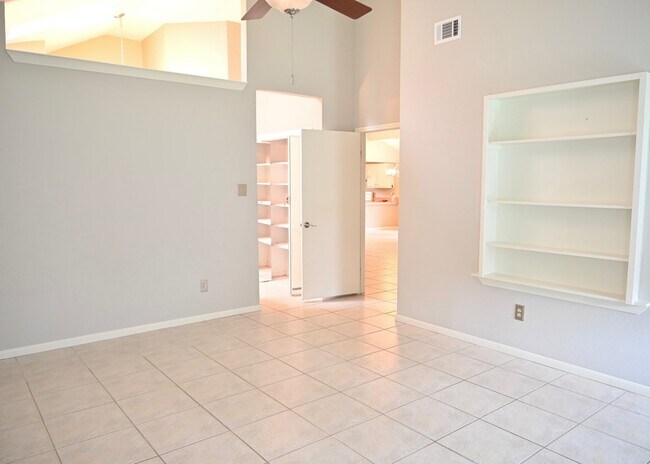 Building Photo - 10207 Wayward Wind Ln