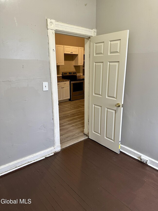 Building Photo - 71 Watervliet Ave