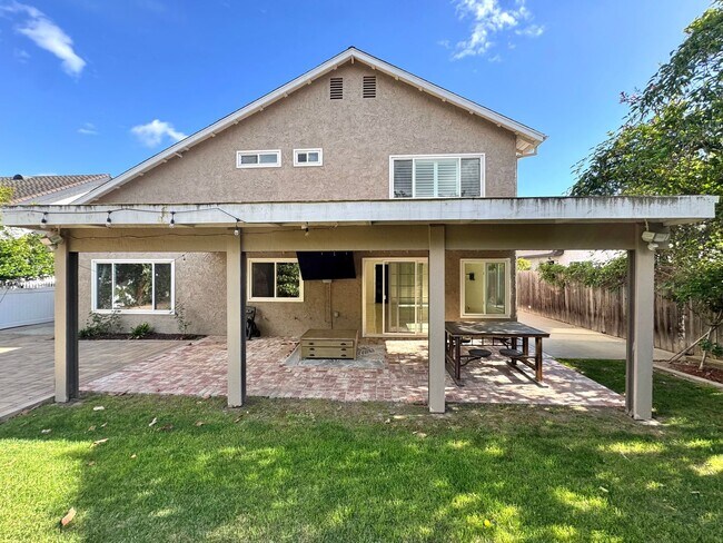 Building Photo - Rare opportunity spacious remodeled Camarillo Home on cul-de-sac with Electricity included!