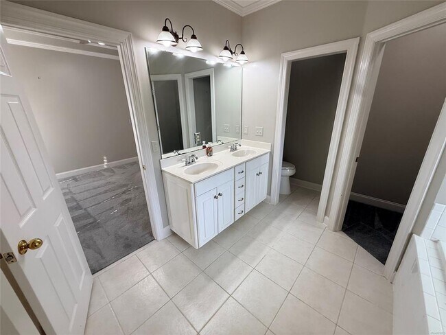 Building Photo - 601 Prairie View Dr