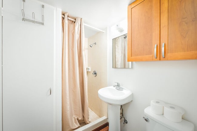 Building Photo - Ala Wai Townhome #1002