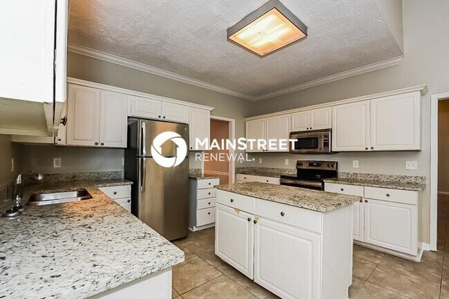 Building Photo - 5 Bedroom Pet-Friendly Home in Fayetteville, GA with Main Street Renewal