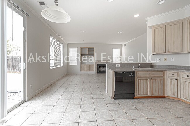 Building Photo - 813 Boulder Ave