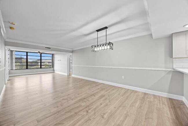 Building Photo - 3716 Whitehall Dr