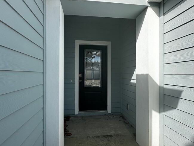 Building Photo - 4 bed/3 bath Beautiful Home with Amenities!